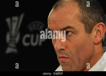 Entraîneur de club français Paris Saint-Germain, Paul le Guen illustré lors d'une conférence de presse à Berlin, Allemagne, 25 février 2009. Le club allemand du VfL Wolfsburg fera face à Paris Saint Germain en Coupe de l'UEFA depuis 32 deuxième match de jambe le 26 février 2009. Photo : JOCHEN LUEBKE Banque D'Images