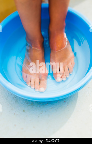 Libre de trempage dans baignoire Banque D'Images