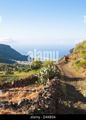 Vue sur la côte ouest de Tenerife à partir d'une randonnée le long du Camino Real entre Santiago del Teide et Los Gigantes Banque D'Images