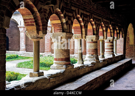 Europe Italie Piémont Albugnano Abbaye de Vezzolano cloître de Santa Maria Banque D'Images