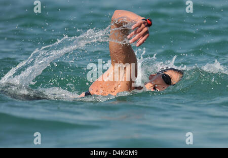 La Keri-Anne Payne illustré en action au cours de la femme ?s 10km eau libre à la compétition aux Championnats du Monde de Natation FINA à Ostia, Italie, 22 juillet 2009. Payne a remporté la compétition. Photo : Bernd Thissen Banque D'Images