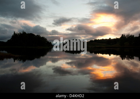 Coucher du soleil sur le Loch Insh Banque D'Images