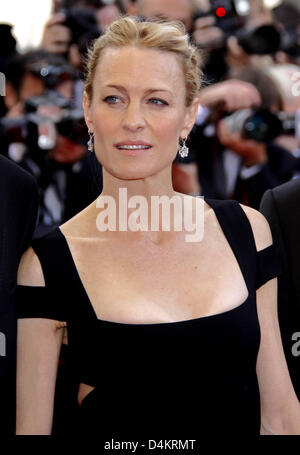 Actrice américaine et membre du jury Robin Wright Penn arrive pour la première du film "La vengeance ? Au cours du 62e Festival du Film de Cannes, France, 17 mai 2009. Photo : Hubert Boesl Banque D'Images