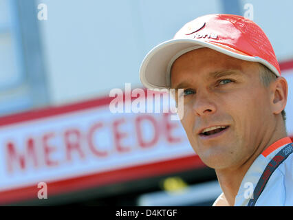 Pilote de formule 1 finlandais Heikki Kovalainen de McLaren Mercedes arrive à la piste de formule 1 de Monte Carlo, Monaco, 20 mai 2009. Le Grand Prix de Monaco aura lieu le 24 mai. Photo : PETER STEFFEN Banque D'Images