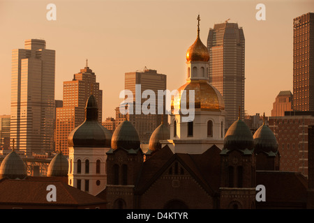 SAINT JEAN BAPTISTE des dômes de l'église ukrainienne CÔTÉ SUD PITTSBURGH SKYLINE NEW YORK USA Banque D'Images