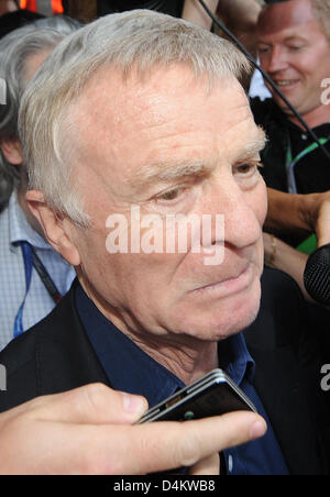 Le président de la FIA Max Mosley en photo après une réunion avec la FIA d'autres directeurs d'équipe à Monte Carlo, Monaco, 22 mai 2009. Le Grand Prix de Formule 1 de Monaco aura lieu le 24 mai. Photo : PETER STEFFEN Banque D'Images