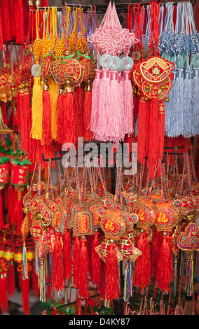 Souveniers traditionnels chinois dans la rue market Banque D'Images