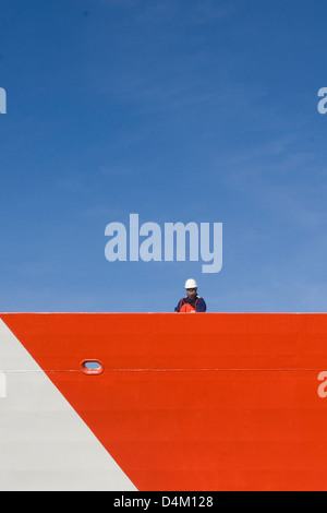 Le Cutter de la Garde côtière Waesche (WMSL 751) est une tondeuse de sécurité nationale de classe Legend mise en service en 2010. Il sert la Garde côtière américaine dans divers rôles, y compris l'application de la loi, la recherche et le sauvetage, et les opérations de sécurité intérieure. Le couteau porte le nom de l'amiral Russell Waesche, un ancien commandant de la Garde côtière américaine. Banque D'Images