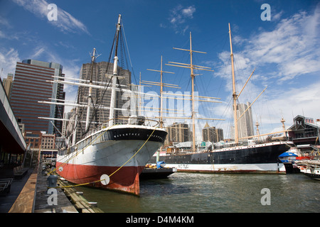 Le Wavertree, à coque en fer historique navigation bateau au South Street Seaport, Pier 16, New York Banque D'Images