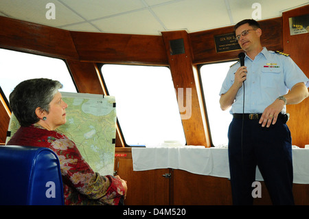 Sec. Napolitano prend tour du port de La Nouvelle-Orléans Banque D'Images