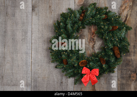 Couronne de Noël avec red bow Banque D'Images