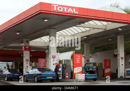 Schengen, Luxembourg, ou la station service Total Banque D'Images