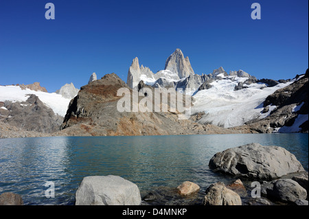 Le mont Fitz Roy le Cerro Chaltén, Cerro Fitz Roy, le Mont Fitz Roy Mont Cerro Aguja Poincenot Fitzroy AG Rafael Aguja Saint Exupery Banque D'Images