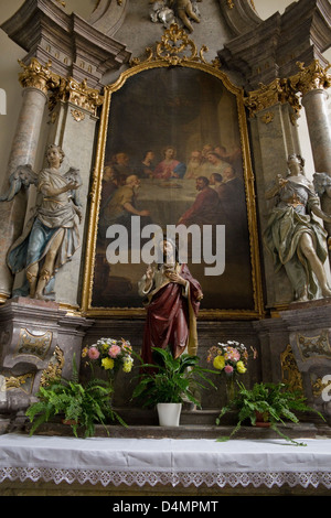 Autel à St James Church dans la ville de Brno Moravia République Tchèque Banque D'Images