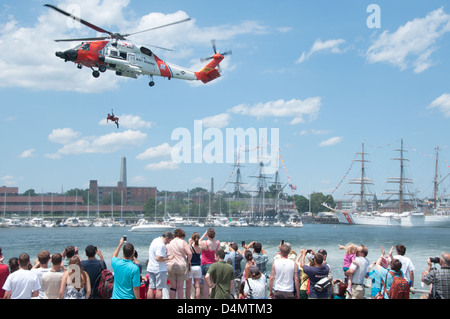 MH-60T Démonstration de recherche et de sauvetage Banque D'Images