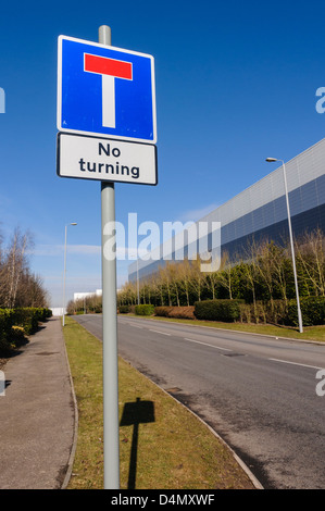 Pas de signe de route, avec avertissement signe que la transformation n'est pas autorisé. Banque D'Images