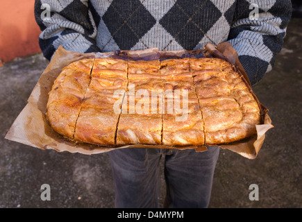 Empanada Gallega : gâteau traditionnel farcis au thon ou viande typique de Galice, Espagne Banque D'Images