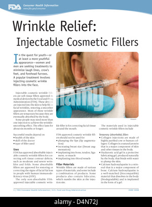 Botox Cosmetic et d'autres produits de remplissage injectables tels que PLLA sont couramment utilisés pour le soulagement des rides et le rajeunissement du visage. Ces traitements sont conçus pour restaurer le volume facial et réduire les rides, en utilisant des substances comme l'acide hyaluronique, le collagène et l'acide poly-l-lactique. Les résultats varient selon les individus et sont généralement temporaires. Banque D'Images