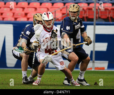 16 mars 2013 : l'Université de Denver, Jeremy Noble (45), dans l'action contre Notre Dame au cours de l'Échantillonneur du Whitman Mile High Classic, Sports Authority Field at Mile High, Denver, Colorado. Notre Dame bat Denver 13-12 en prolongation. Banque D'Images