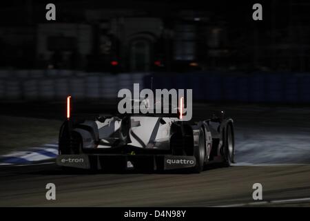 16 mars 2013 - Sebring, Floride, États-Unis - l'AUMÔNE Journée 1 12 Heures de Sebring Sebring,,FL, du 13 au 16 mars 2013, MARCEL FASSLER, BENOIT TRELUYER, OLIVER JARVIS, Audi Sport Team Joest, Audi R18 e-tron Quattro (crédit Image : © Ron Bijlsma/ZUMAPRESS.com) Banque D'Images