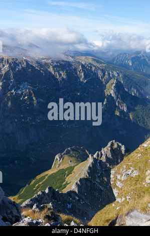 Des paysages de montagne dans le Parc National des Tatras en Pologne. Vue de Giewont. Banque D'Images