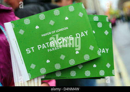 Londres, Royaume-Uni. 17 mars 2013. Saint Patrick's Day Parade, Londres, Angleterre Banque D'Images