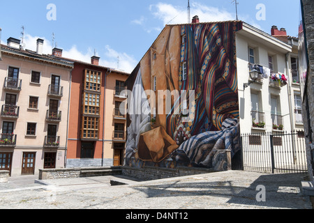 Grande photo murale sur la Plaza de las Brullerias montrant les différents métiers traditionnels à Vitoria-Gasteiz, Pays Basque, Espagne Banque D'Images