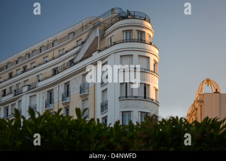 L'Art Déco "Célestins" secondary school, à Vichy (Allier - France). Le Lycée des Célestins de style Art déco à Vichy (France) Banque D'Images