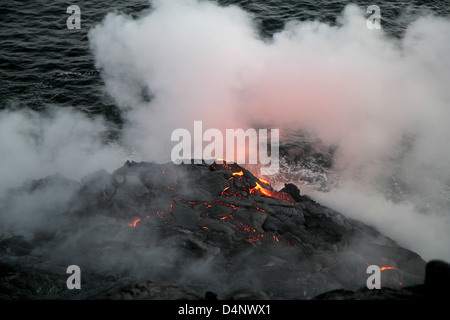 Sex gigantesque coulée de lave dans l'océan Pacifique Volcan Mauna Kea Hawaii t Banque D'Images