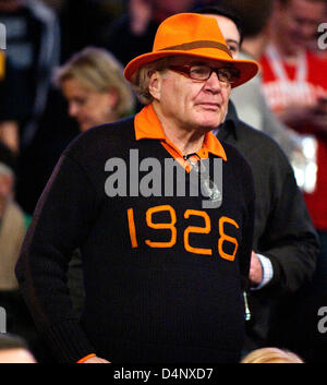 16 mars 2013 - New York, New York, États-Unis - 16 mars 2013 : Syracuse fans pendant le match de championnat de l'est grande entre les Cardinals de Louisville et l'Orange de Syracuse au Madison Square Garden de New York. Louisville défait Syracuse 78-61. Banque D'Images