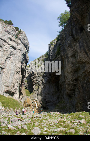 Gordale Scar, Yorkshire Dales National Park Banque D'Images