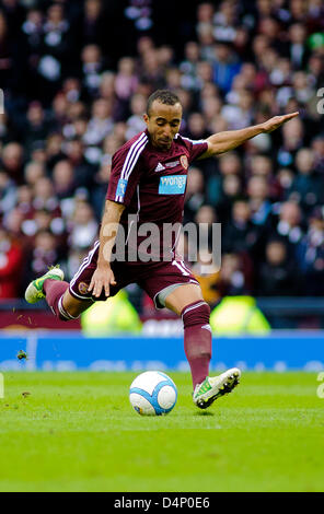 Glasgow, Royaume-Uni. 17 mars, 2013. Mehdi Taouil shoots, l'échelle des communautés écossaises, finale de Coupe de Ligue de St Mirren v coeurs, Hampden Park Stadium. Colin crédit Lunn/Alamy Live News Banque D'Images