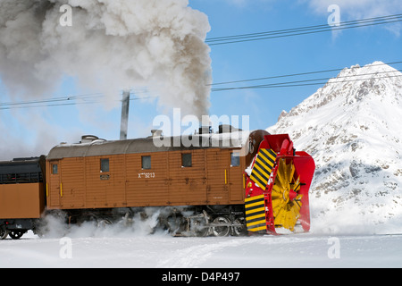 Train souffleur à neige à Bernina Pass, Suisse Banque D'Images