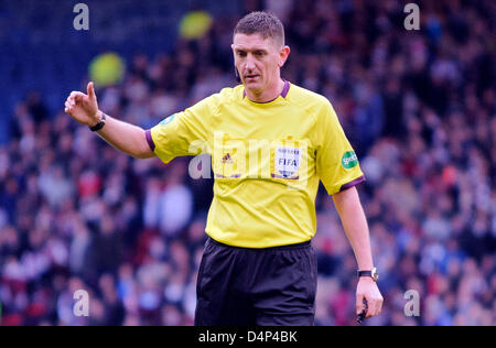 Glasgow, Ecosse, Royaume-Uni. Dimanche 17 mars 2013. Craig Thomson arbitre lors de la finale de Coupe de Ligue de communautés écossaises entre St Mirren et coeurs à Hampden Park Stadium. Crédit : Colin Lunn / Alamy Live News Banque D'Images