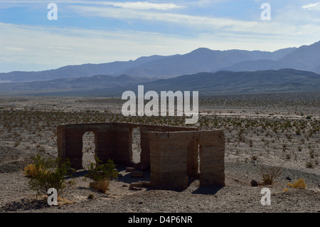 Ashford mill ruins dans Death Valley National Park, Californie Banque D'Images