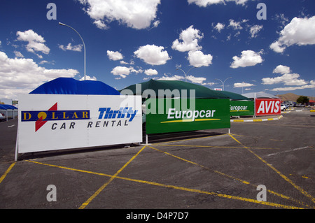 Compagnies de location de voiture à l'aéroport de Windhoek, Namibie Banque D'Images