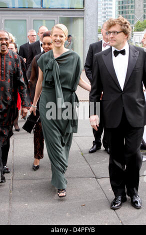 Le Prince Friso (R) et de la princesse Mabel d'Orange-Nassau assiste à la Amsterdam Dîner organisé par la Fondation de lutte contre le sida dans le Heineken Music Hall à Amsterdam, Pays-Bas, 20 juin 2009. Le dîner de charité est de recueillir des fonds pour l ?Aids Foundation ? Et ?STOP AIDS NOW !  ?Et d'attirer l'attention sur les problèmes du VIH/sida dans le secteur des entreprises. Photo : Patrick van Katwijk Banque D'Images