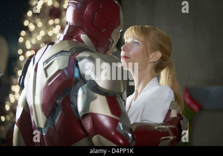 L'HOMME DE FER 32013 Marvel Studios/Walt Dsiney Studios Motion Pictures film avec Gwyneth Paltrow et Robert Downey Jr Banque D'Images