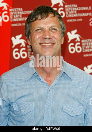 Directeur Todd Haynes nous pose après la conférence de presse pour le film ?grands réalisateurs ? Au cours du 66e Festival du Film de Venise au Palazzo del Casino de Venise, Italie, 03 septembre 2009. Le festival se déroulera du 02 au 12 septembre 2009. Photo : Hubert Boesl Banque D'Images