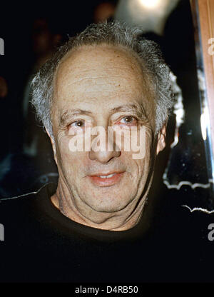 (Afp)- Ce fichier photo datée du 11 avril 1989 montre le directeur de théâtre Peter Zadeck. Peter Zadek est mort. Le 83 ans est décédé après une maladie grave dans la nuit au 30 juillet 2009, porte-parole de St.Pauli Theatre a confirmé à l'agence de presse allemande dpa. Photo : Erwin Elsner Banque D'Images