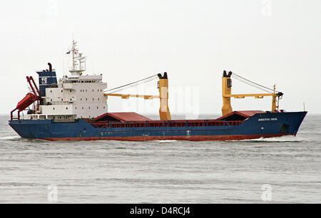 (Afp) un fichier photo non datée voit container ship ?Arctic Sea ?. Après quatre mois de captivité aux mains de pirates ?Hansa Stavanger ? A été libéré dans la soirée de lundi, 03 août 2009, à la suite de la possibilité d'un millions d'euros contre rançon et travaille actuellement à Mombasa, au Kenya. L'allemand et les autorités kenyanes enquêter pour poursuivre les pirates. La compagnie maritime s'attend à ce que le ?Han Banque D'Images