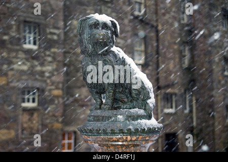 L'grayfriar bobby dans la neige Banque D'Images