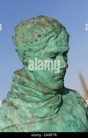 'Le dragueur', une sculpture en bronze de lifesize William Lamb installé à l'esplanade du front de mer de Montrose Angus.Ecosse.UK Banque D'Images