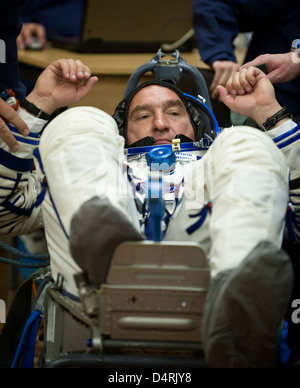 Les membres de l'équipage de l'expédition 23, dont Alexander Skvortsov, se préparent au lancement à bord du vaisseau spatial Soyouz au cosmodrome de Baïkonour, au Kazakhstan. La mission de l'équipage est de poursuivre ses recherches à bord de la Station spatiale internationale. Banque D'Images