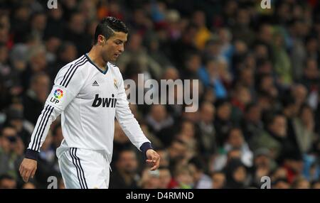 Le Real Madrid Cristiano Ronaldo est vu au cours de la Primera Division espagnole match de football entre le Real Madrid et le RCD Majorque à Santiago Bernabeu à Madrid, Espagne, 16 mars 2013. Madrid a gagné 5-2. Photo : Fabian Stratenschulte/dpa Banque D'Images