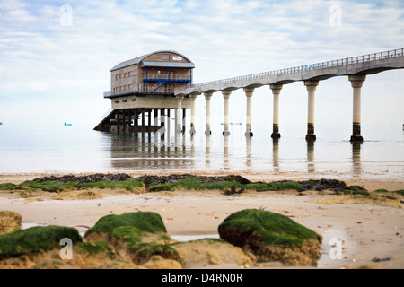 Une vue générale de la station de sauvetage de la RNLI à Bembridge sur l'île de Wight prises de Lane End Beach Banque D'Images