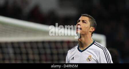 Le Real Madrid Cristiano Ronaldo réagit au cours de la Primera Division espagnole match de football entre le Real Madrid et le RCD Majorque à Santiago Bernabeu à Madrid, Espagne, 16 mars 2013. Madrid a gagné 5:2. Photo : Fabian Stratenschulte/dpa Banque D'Images