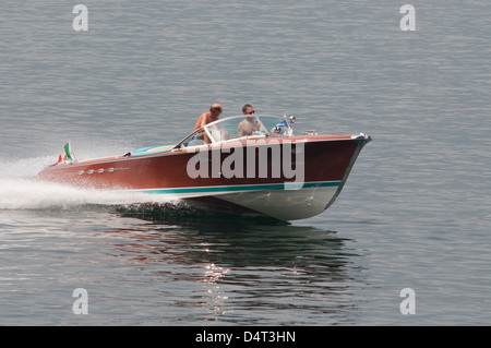 Riva Aquarama bateau, lac de Côme, les lacs italiens,Italie,juillet 2010, Riva Aquarama classic boat crossing Lac de Côme,lacs italiens. Banque D'Images