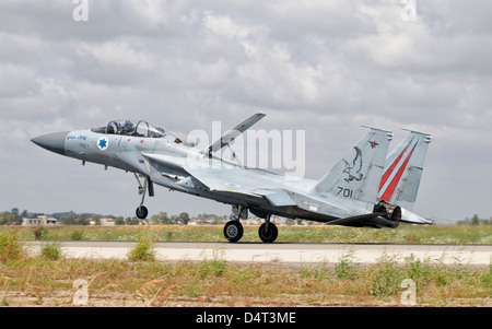 Un McDonnell Douglas F-15D Eagle Baz les avions de l'air israélienne a fait l'appel sur la base aérienne de Tel Nof, Israël. Banque D'Images