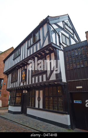 L'Auberge De La Croix d'or construite autour de 1583, un bâtiment à colombage médiévale Hay Lane Coventry West Midlands UK Banque D'Images